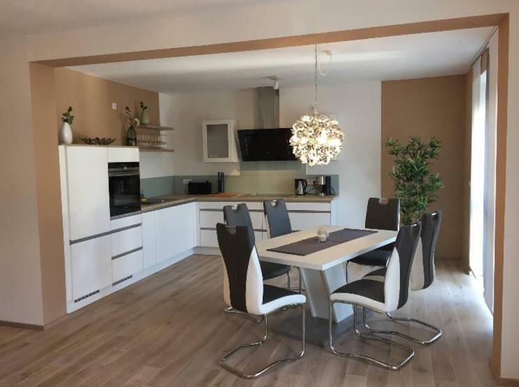 Koblenz Sued Exklusive Und Zentrale Designer Wohnung Bagian luar foto
